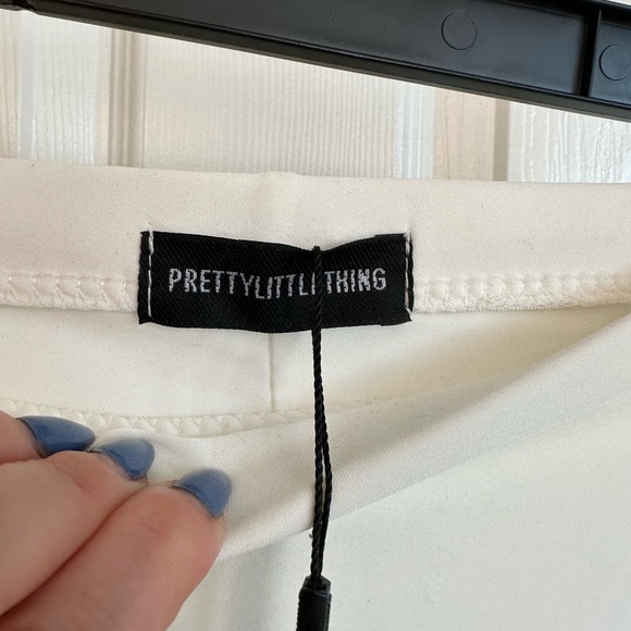 Pretty Little Thing: White Pencil Skirt - Picture 5 of 6